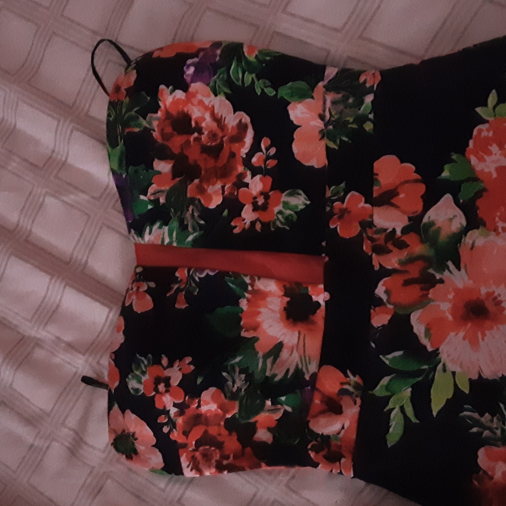 Dress - Picture 2 of 3